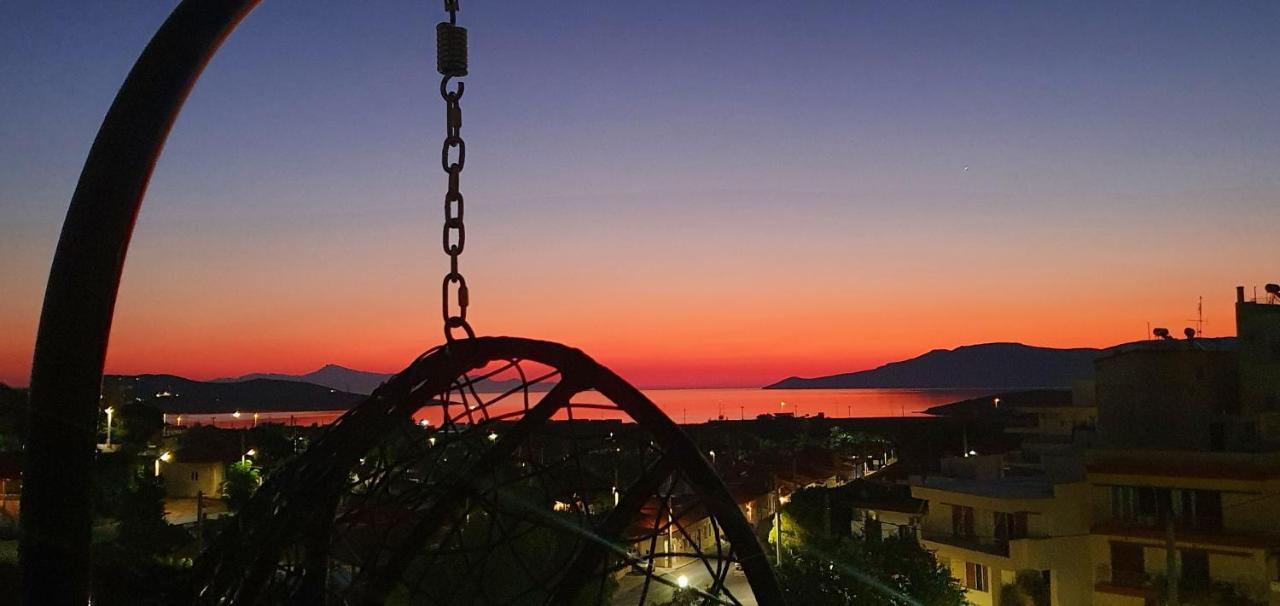 Sea & Mountain Apartment Close To Port And City Lavrion Bagian luar foto