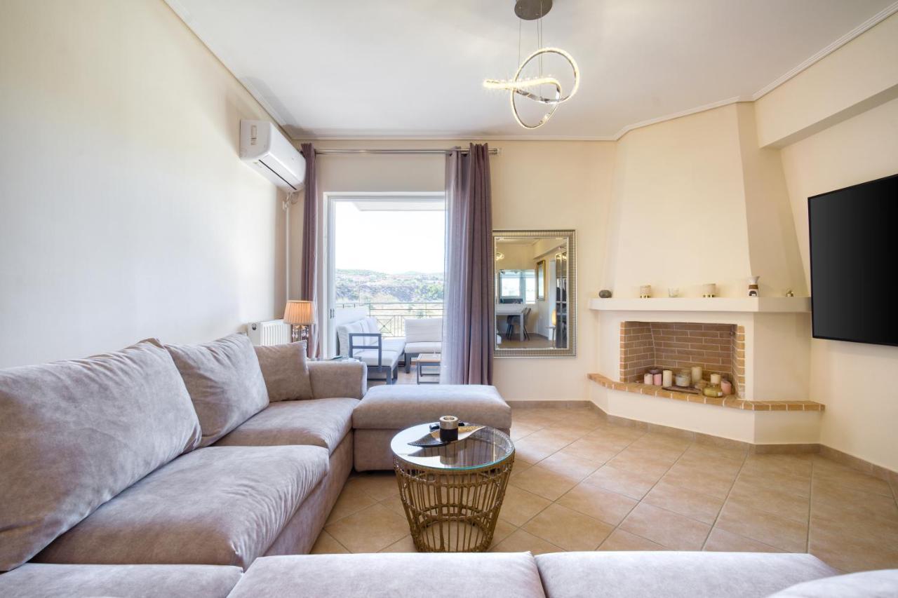 Sea & Mountain Apartment Close To Port And City Lavrion Bagian luar foto