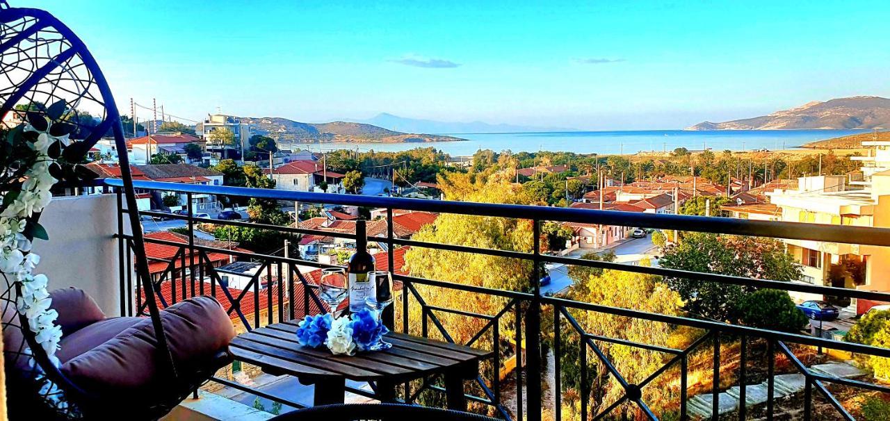 Sea & Mountain Apartment Close To Port And City Lavrion Bagian luar foto
